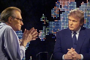 Larry King là bạn thân của cựu TT Donald Trump và từng phỏng vấn ông rất nhiều lần.