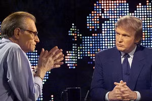 Larry King là bạn thân của cựu TT Donald Trump và từng phỏng vấn ông rất nhiều lần.
