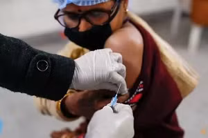 Ấn Độ bắt đầu chương trình tiêm chủng cho người dân.