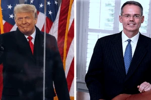 Cựu TT Donald Trump và luật sư Butch Bowers (phải)