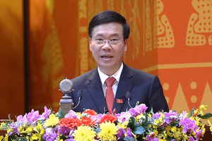 Đồng chí Võ Văn Thưởng, Ủy viên Bộ Chính trị khóa XIII báo cáo kết quả Hội nghị lần thứ nhất, Ban Chấp hành Trung ương khóa XIII tại phiên Bế mạc, sáng 1/2/2021.