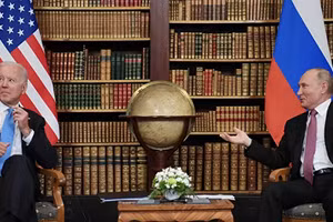 Tổng thống Mỹ Joe Biden và người đồng cấp Nga tại thượng đỉnh Geneva ngày 16/6.