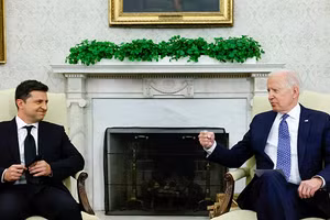 Tổng thống Mỹ Joe Biden gặp người đồng cấp Ukraine Volodymyr Zelensky tại Washington.