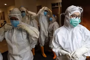 Nhân viên y tế Indonesia.