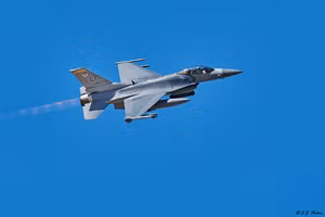Chiến đấu cơ F-16.