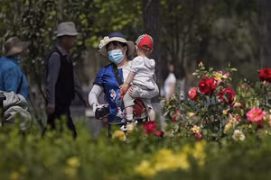 Các gia đình Trung Quốc được sinh từ 3 con trở lên.