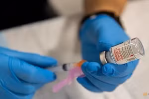 Mỹ tăng tốc triển khai vaccine.