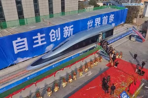 Trung Quốc ra mắt mẫu tàu siêu tốc mới.