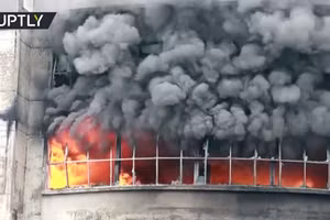 Video: Tìm được 52 thi thể trong vụ hỏa hoạn nhà cao tầng ở Bangladesh