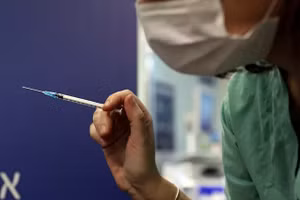 Tiêm vaccine ở Israel.