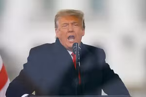 TT Trump nói chuyện với người ủng hộ tại Nhà trắng