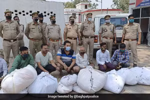 Cảnh sát Ấn Độ bắt 7 kẻ ăn trộm quần áo người chết đem bán.