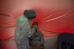 Xét nghiệm Covid-19 ở Nam Phi.