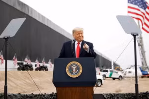 TT Trump phát biểu trong chuyến thăm tới biên giới Mỹ - Mexico hôm 12/1.