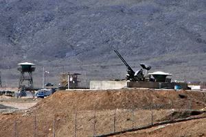 Súng phòng không bảo vệ cơ sở hạt nhân Natanz.