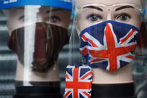 Một cửa hàng trưng bày thiết kế khẩu trang ở Anh.