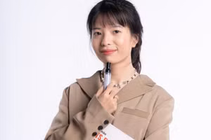 Cô Đặng Lê Phương Uyên.