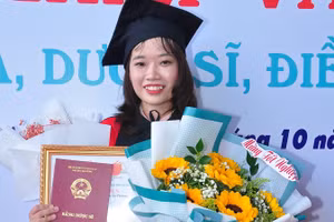 Phan Thị Kim Phượng - Nữ dược sĩ trẻ Quảng Bình từ chối cơ hội tốt để theo đuổi đam mê