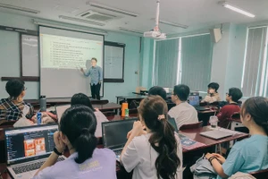 Sinh viên ngành Tài chính- ngân hàng của Trường ĐH Kinh tế- Luật (ĐHQG TPHCM) trong một giờ học