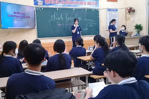 Giờ học tiếng Anh của HS nhà trường (ảnh trong bài chụp thời điểm chưa giãn cách_