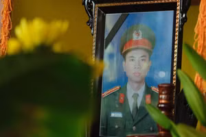 Bộ Công an truy thăng quân hàm từ Thượng úy lên Đại úy Trần Trung Hiếu.