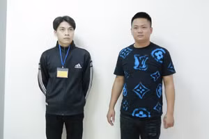 Dũng và Hoàng tại cơ quan điều tra. (Ảnh: CAHT)