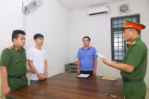 Cơ quan chức năng công bố quyết định khởi tố bị can đối với Trần Huy Hiệu về hành vi “Huỷ hoại tài sản”