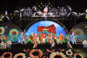 Lễ hội khai trương du lịch năm 2023 “Cẩm Xuyên vang vọng tiếng đàn trời”. (Ảnh: CTV).