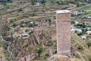 Những ngôi làng "ma" đổ nát tại nơi heo hút không người ở