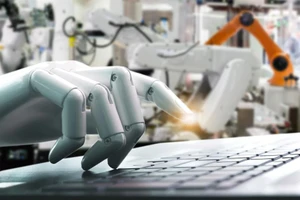 Robot tích hợp AI có thể tự mình sản xuất tin tức. Ảnh: Getty Images.