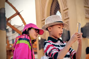 Công nghệ có thể khiến trẻ thích thú hơn với việc học. Ảnh minh họa