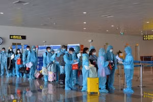 Số lương khách trên chuyến bay là 104 người, bao gồm 15 khách nước ngoài, 89 khách Việt Nam. Trong số đó, có 3 khách em bé dưới 2 tuổi