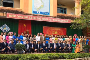 Tập thể giáo viên trường THCS Lương Thế Vinh.