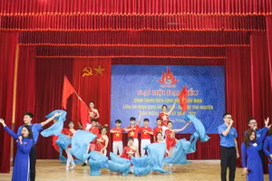 Xây dựng hình ảnh sinh viên Ngoại ngữ có kỹ năng làm việc trong môi trường cạnh tranh đa văn hóa