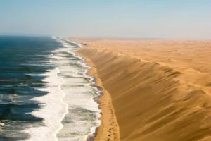 Những vòng tròn kỳ bí trong sa mạc Namib