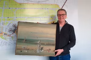 Tìm thấy báu vật trị giá gần 8 tỷ đồng trong thùng rác ở sân bay