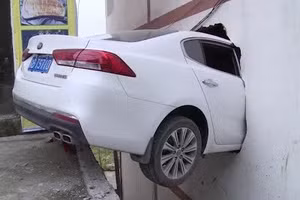 Người Mỹ khuyên cách đơn giản chống nhầm chân ga