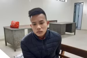 Đối tượng Vỉnh tại cơ quan công an. 