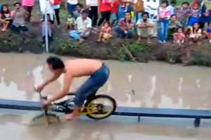 Những tai nạn xe đạp hài hước nhất quả đất 