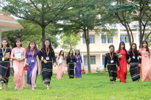 SV khoa Sư phạm - Trường ĐH Tây Nguyên.