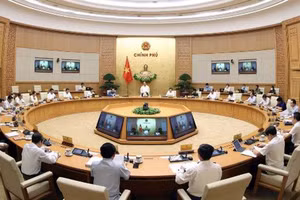 ‘Trăm điều phải có thần linh pháp quyền’