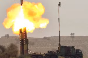 Ấn Độ phóng thử nghiệm tên lửa tầm xa BrahMos