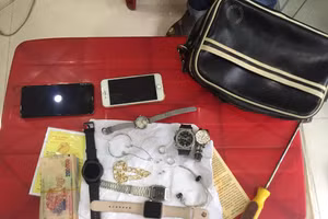 Tang vật mà công an thu giữ được. Ảnh: Công an