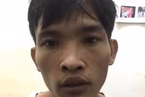 Nghi phạm Thành tại cơ quan công an.