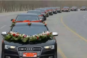 Đám cưới gây xôn xao.