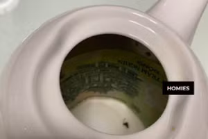 Ấm trà đặc biệt của anh chồng.