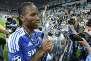 Drogba đã trải qua nhiều khó khăn để trở thành ngôi sao lớn của bóng đá thế giới.