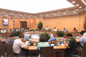 Quang cảnh phiên họp trực tuyến của Ban Chỉ đạo Phòng chống dịch bệnh COVID-19 Hà Nội ngày 8/9. (Ảnh: Xuân Quảng/Vietnam+).