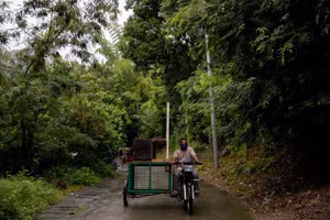 Màn hình trên xe kéo phục vụ việc học của trẻ.