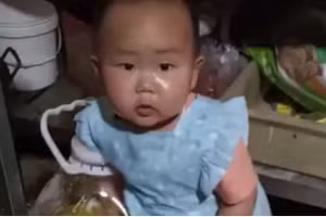 Đêm hôm con gái bỗng biến mất, tá hỏa đi tìm bố mẹ thấy cảnh tượng muốn... bùng cháy